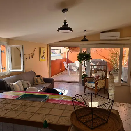 Apartamento La Tropezienne, Duplex 73 M2, 100 M Du Port, Climatisation, Grande Terrasse Sanary-sur-Mer