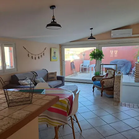 La Tropezienne, Duplex 73 M2, 100 M Du Port, Climatisation, Grande Terrasse *