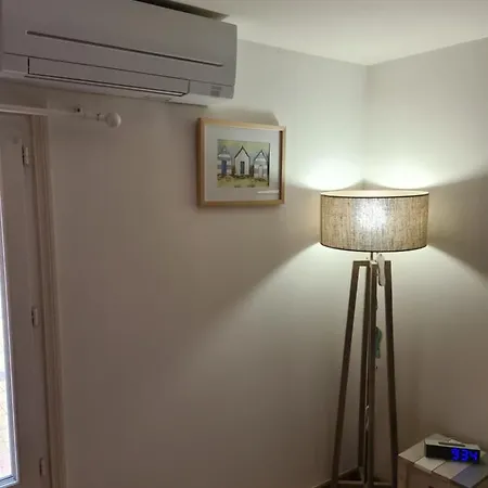 La Tropezienne, Duplex 73 M2, 100 M Du Port, Climatisation, Grande Terrasse Apartamento