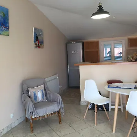 La Tropezienne, Duplex 73 M2, 100 M Du Port, Climatisation, Grande Terrasse Apartmán Sanary-sur-Mer